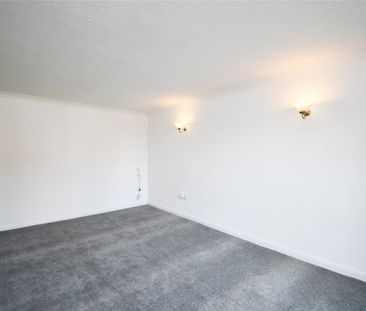 Redcroft, CH49 3GS, Greasby - Photo 3