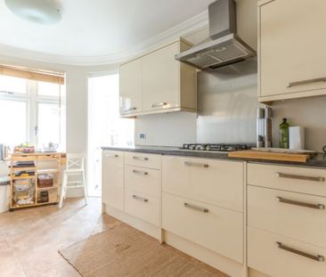 Room in a Shared Flat, Agincourt Road, NW3 - Photo 6