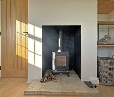 2 bedroom semi-detached house to rent - Photo 2