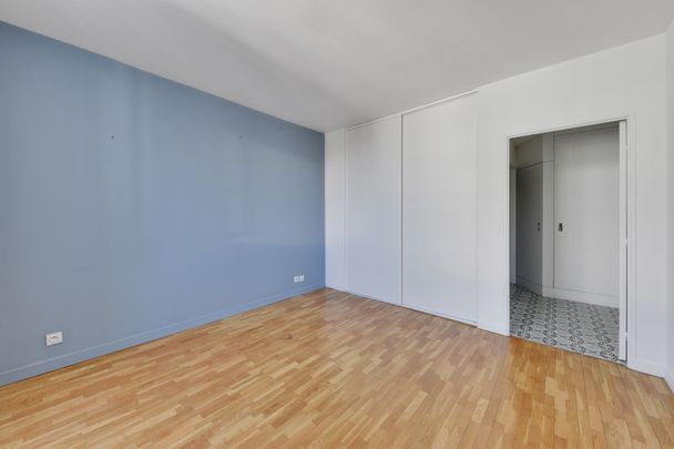 Location Appartement Paris 9 4 Pièces 141 m² - Photo 1