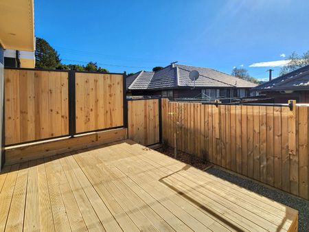 Wainuiomata, 2 bedrooms with Carpark - Photo 2