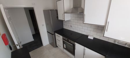 2 Bed Student Accommodation - Photo 4