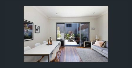 Stunning four bedroom terrace with lock up garage and self contained studio - Photo 3