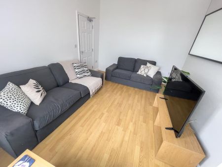 5 bedroom terraced house to rent - Photo 2