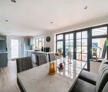 3 bedroom semi-detached house to rent - Photo 4