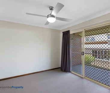 Beautifully renovated two Bedroom Unit in perfect Location! - Photo 5