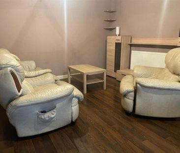 2 bedroom semi-detached bungalow to rent - Photo 2