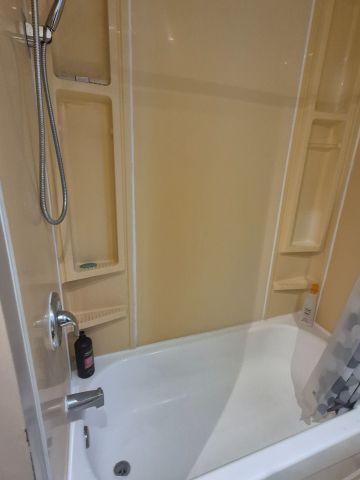 For Lease - 164 Central Park Boulevard, Oshawa, Ontario - Photo 4