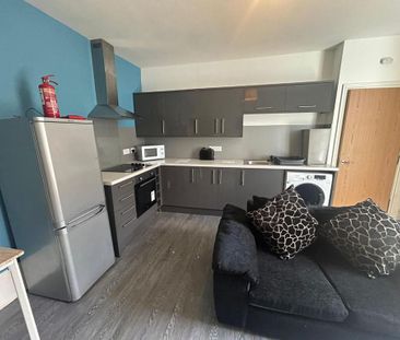 3 bedroom flat to rent - Photo 5