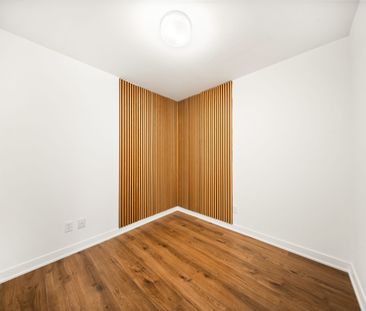 For Lease - 405 Dundas Street Unit# 813, Oakville, Ontario - Photo 2