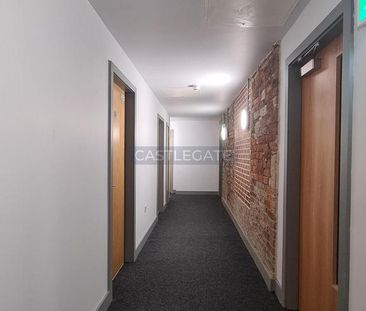 1 bedroom in a flat share to rent - Photo 6