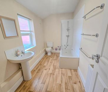 3 bedroom terraced house to rent - Photo 1