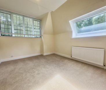 3 bedroom character property to rent - Photo 2