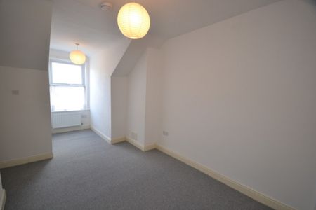 3 bed Mid Terraced House for Rent - Photo 3