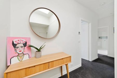 Large Modern Home In Great Richmond location - Photo 5