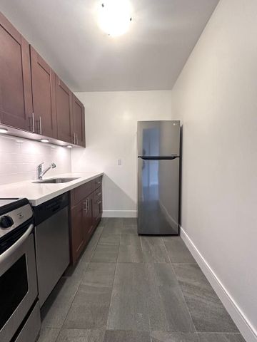 For Lease - 914 Yonge Street Unit# 1106, Toronto, Ontario - Photo 3