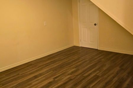 For Lease - 33 Dundas Crescent Unit# Lower Level, St. Catharines, Ontario - Photo 3