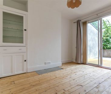 Greenfield Avenue, - Photo 1