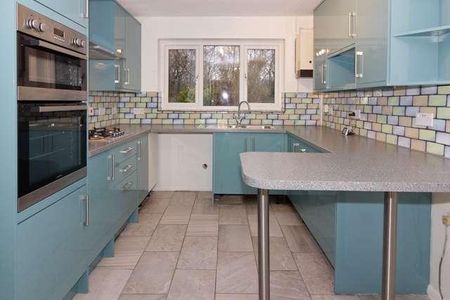 Loughton - Detached Family Home Close To Cmk & Station!, MK5 - Photo 4