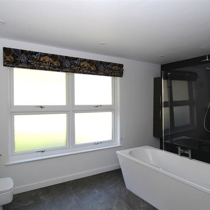 3 bedroom apartment to rent - Photo 1