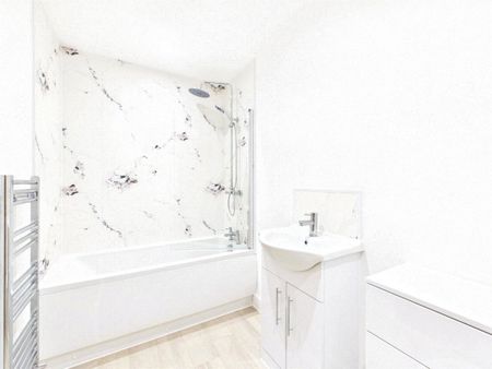 Evergreen, Albany House, Albany Street, Ilkeston, Derbyshire, DE7 - Photo 3