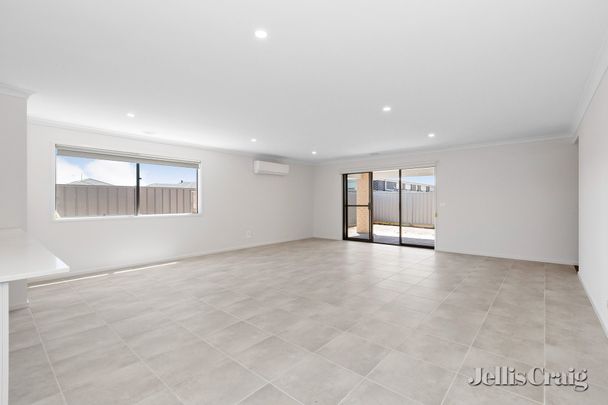 81 Willoby Drive, Alfredton - Photo 1