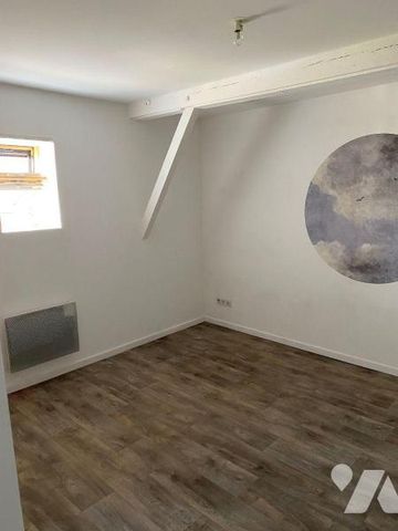 APPARTEMENT AU REZ DE CHAUSSEE Salon/séjour, cuisine équipée, salle de bains avec baignoire,... - Photo 4