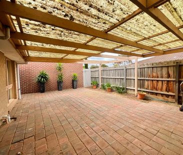 Perfectly located - Photo 6