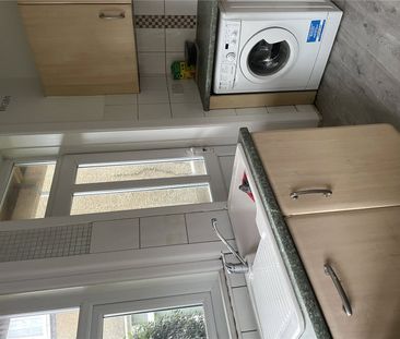 1 bedroom apartment to rent Moorland Road, Bournemouth, BH1 - Photo 2