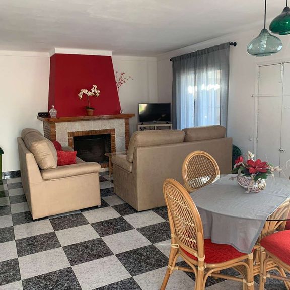 3 room luxury Villa for rent in Nerja, Spain - Photo 1