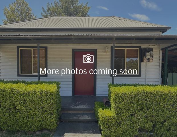 Comfort, Cosy and Convenient - Photo 1