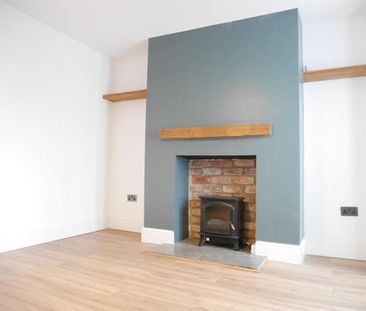 3 bedroom terraced house to rent - Photo 2