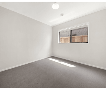 Modern Family Living in Manor Lakes Premium Estate! APPLICATIONS NO... - Photo 3