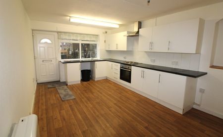 Broadgate Lane, LS18 - Photo 4