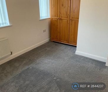 2 bedroom end of terrace house to rent - Photo 2