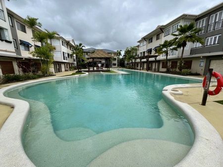 Furnished 2 Bed, 2 Bath Apartment in Resort-Style Complex - Photo 2