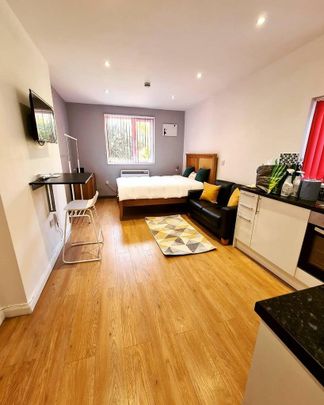 Studio to rent - Photo 1