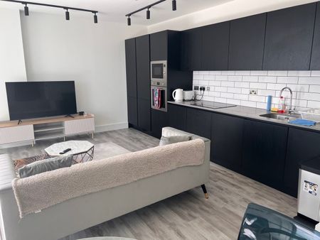 1 Bed Flat, Portal Way, W3 - Photo 5