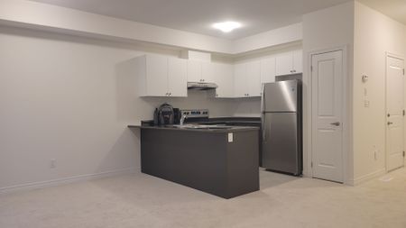 For Lease - 22 Vickers Road, Hamilton, Ontario - Photo 5