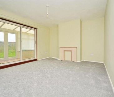 2 bedroom bungalow to rent - Photo 2