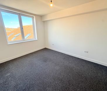 Newton Road, Yeovil, Somerset - Photo 2