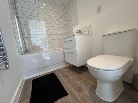 2 bedroom apartment to rent - Photo 3