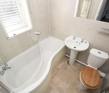 2 bedroom semi-detached house to rent - Photo 6