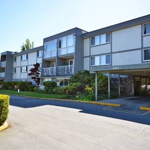 Steveston updated apartment with a pool! Heat is included! - Photo 3