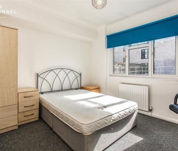 4 bedroom terraced house to rent - Photo 1
