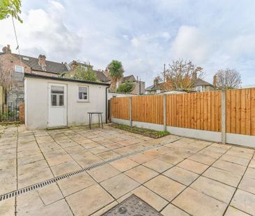 3 bedroom terraced house to rent - Photo 4