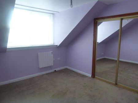 3 bedroom flat to rent - Photo 4