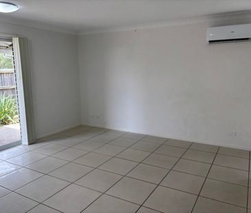 LOVELY TOWNHOUSE IN WELL PRESENTED COMPLEX - Photo 3