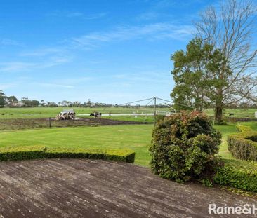 Rural Farmhouse - Photo 3