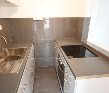 1 bedroom flat to rent - Photo 6